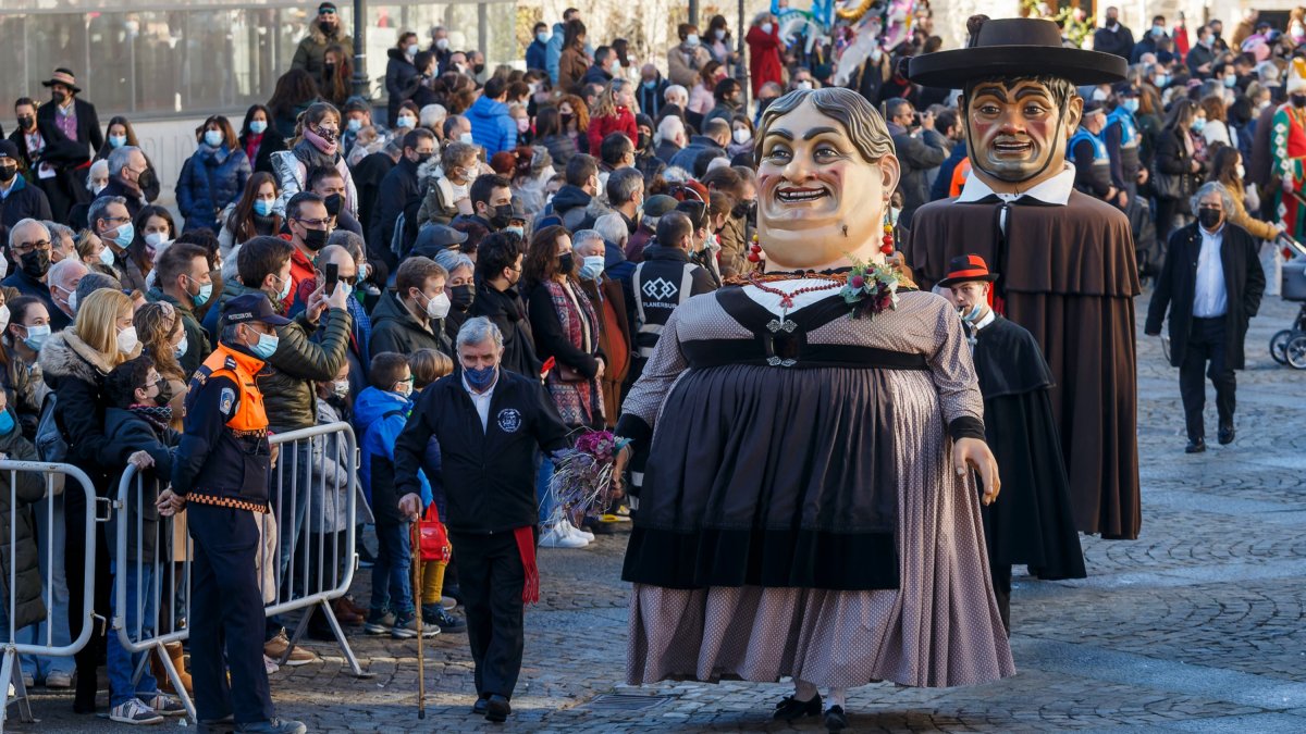Imagen de los Gigantillos durante la pasada fiesta de San Lesmes. SANTI OTERO