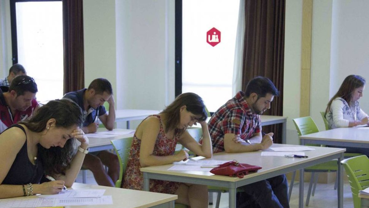 Alumnos de la Universidad Isabel I.-ECB