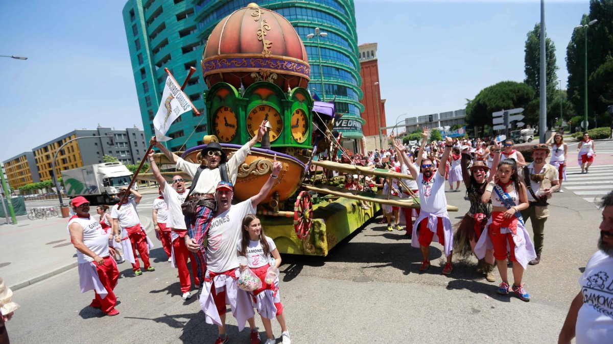 Los Gamones con la carroza ganadora de 2019. RGO