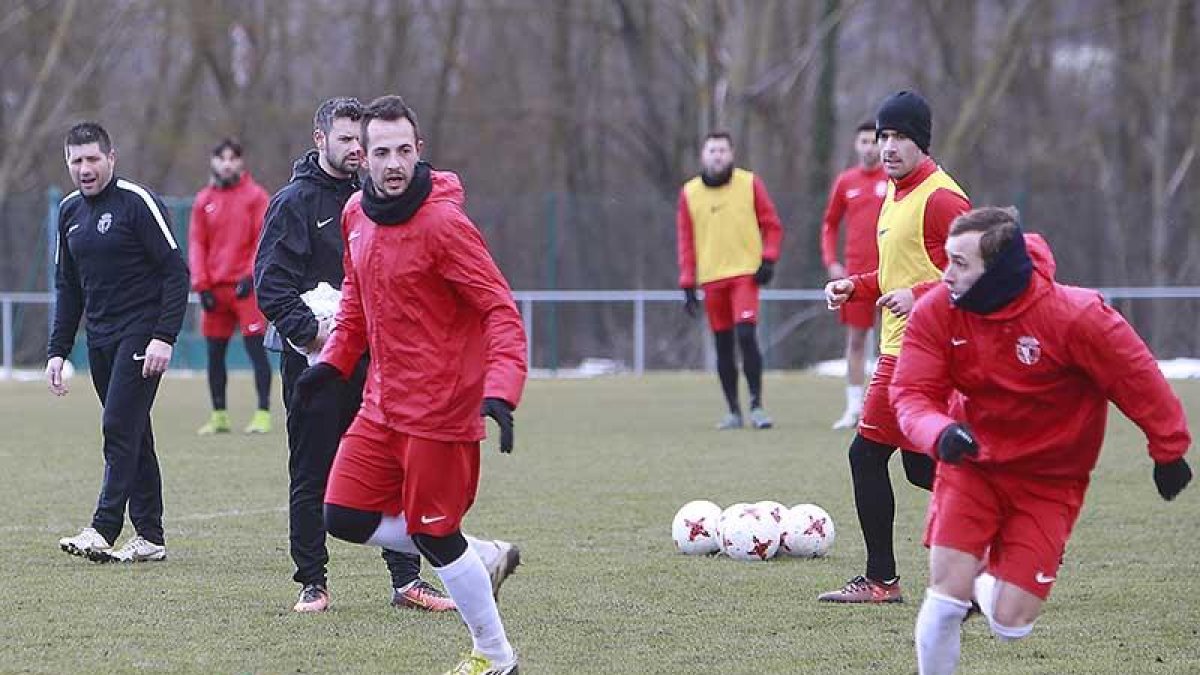 Nacho Fernández ya ha comenzado a introducir alguna variación táctica en los entrenamientos-Raúl G. Ochoa