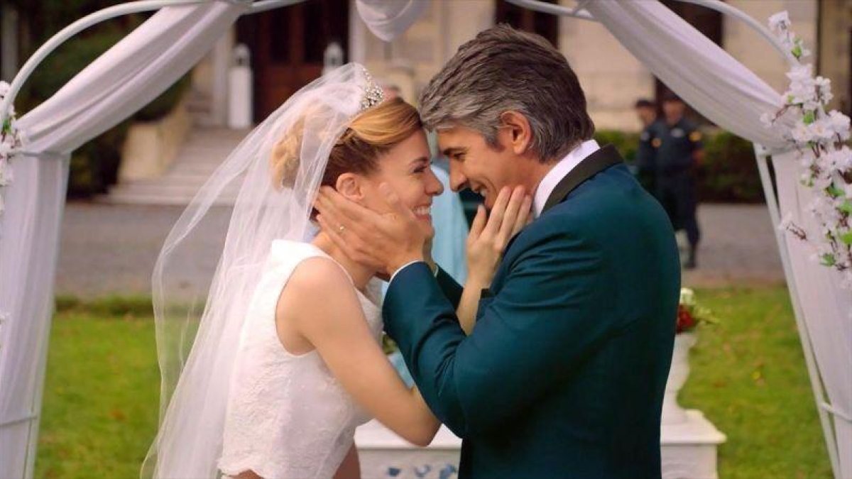 Alexandra Jimenez y Pablo Echarri, protagonistas de la serie de Paramount Network Atrapa a un ladrón.-PARAMOUNT NETWORK