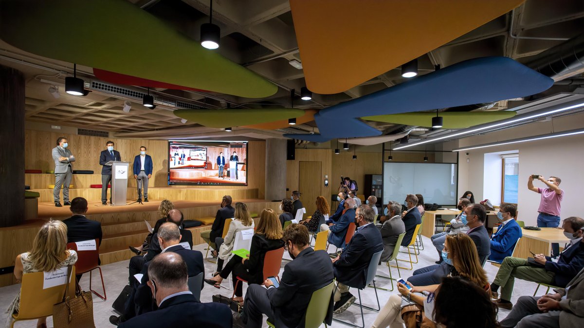 Un momento de la presentación en Burgos del consorcio de centros de innovación digital. SANTI OTERO
