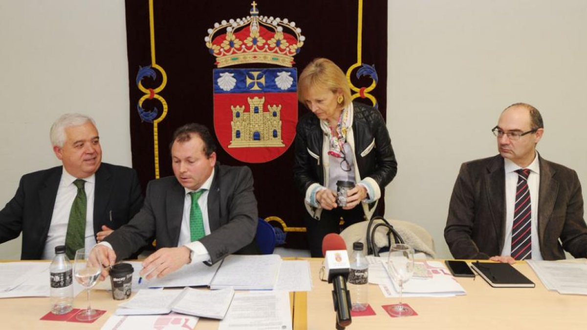 Echevarría, Iglesias, Prieto y Cámara, durante la rueda de prensa.-ISRAEL L. MURILLO