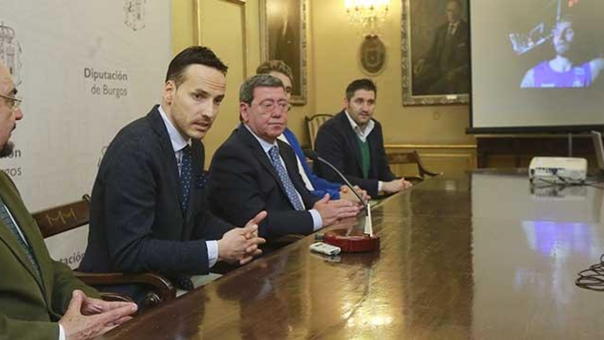 Guerra (Sodebur), Sancho (San Pablo), Rico (Diputación), Javi Vega y Albano (San Pablo), ayer, durante su comparecencia.-RAÚL OCHOA