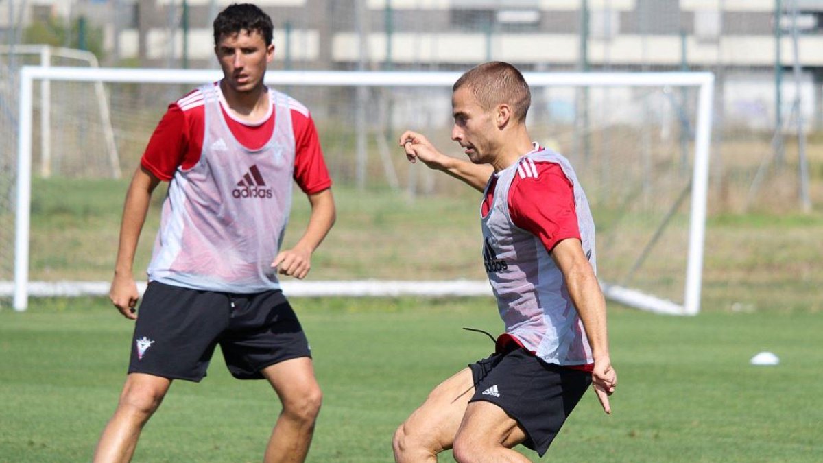 Imagen de un entrenamiento del CD Mirandés en la presente semana-CD MIRANDÉS