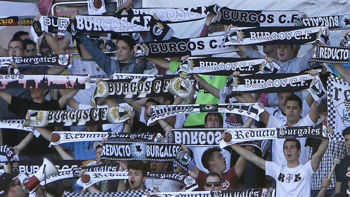 La afición blanquinegra está respondiendo muy favorablemente a la campaña de captación de socios-I. L. Murillo