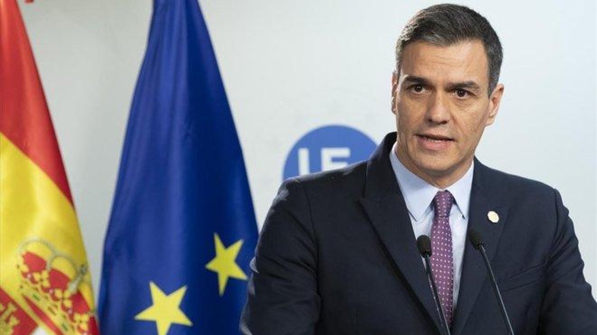 Pedro Sánchez, este viernes en una rueda de prensa en Bruselas tras el Consejo Europeo.-ZUCCHI ENZO / DPA