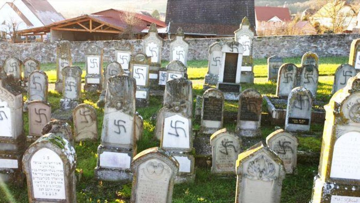 Tumbas profanadas con-CONSISTOIRE ISRAÉLITE DU BAS-RHIN
