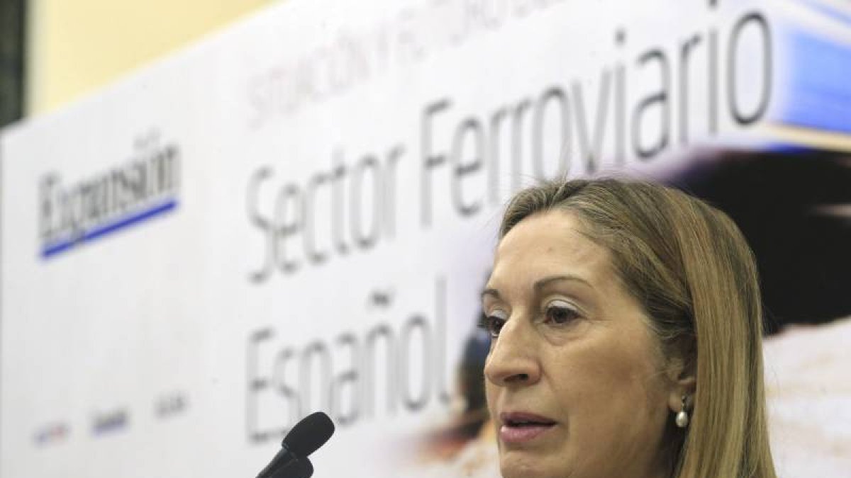 La ministra de Fomento, Ana Pastor.-Foto: EFE