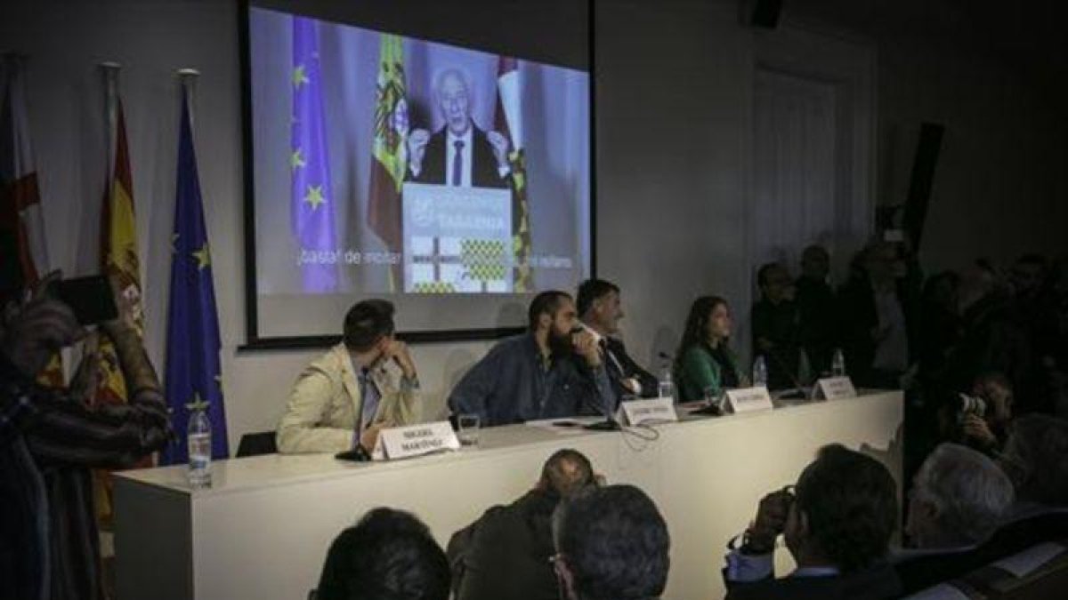 Presentación del colectivo Tabarnia, con el vídeo del discurso de Boadella.-JOAN CORTADELLAS