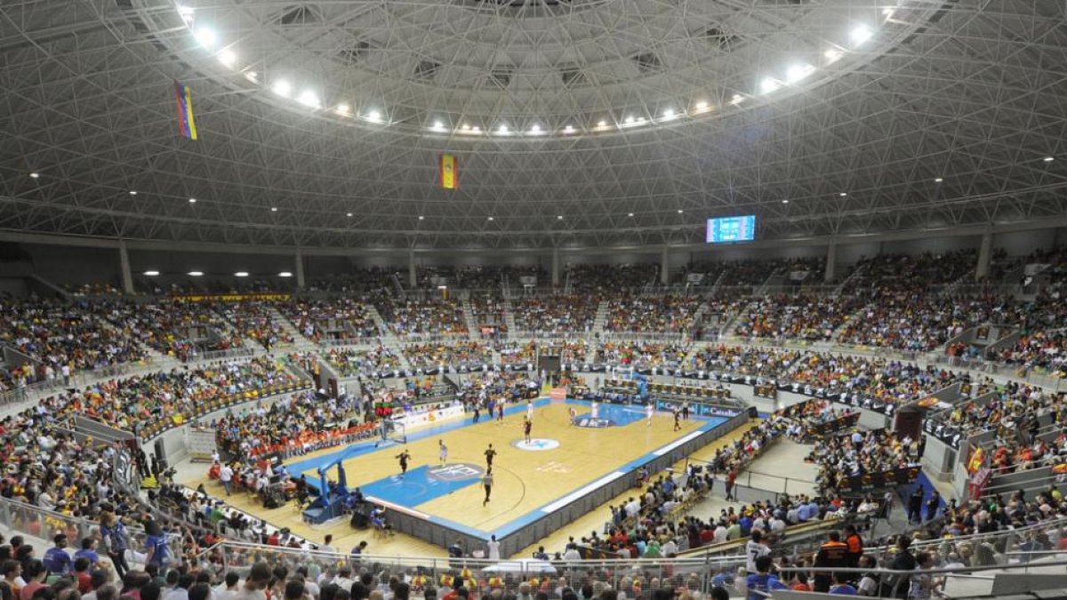 Vista general del Coliseum durante un partido de la selección española.-ISRAEL L. MURILLO