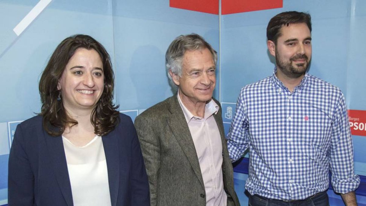Esther Peñalba, Luis Escribano y Daniel de la Rosa, el pasado domingo tras las elecciones primarias.-SANTI OTERO
