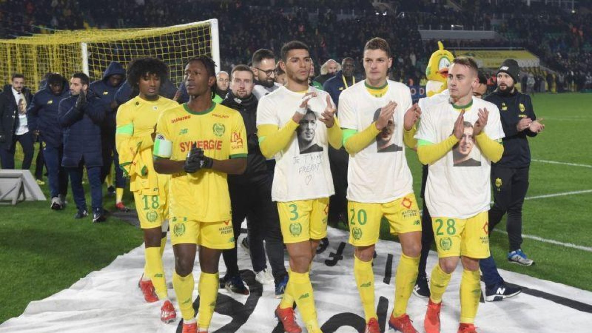 Los jugadores del Nantes homenajean a Emiliano Sala.-AFP