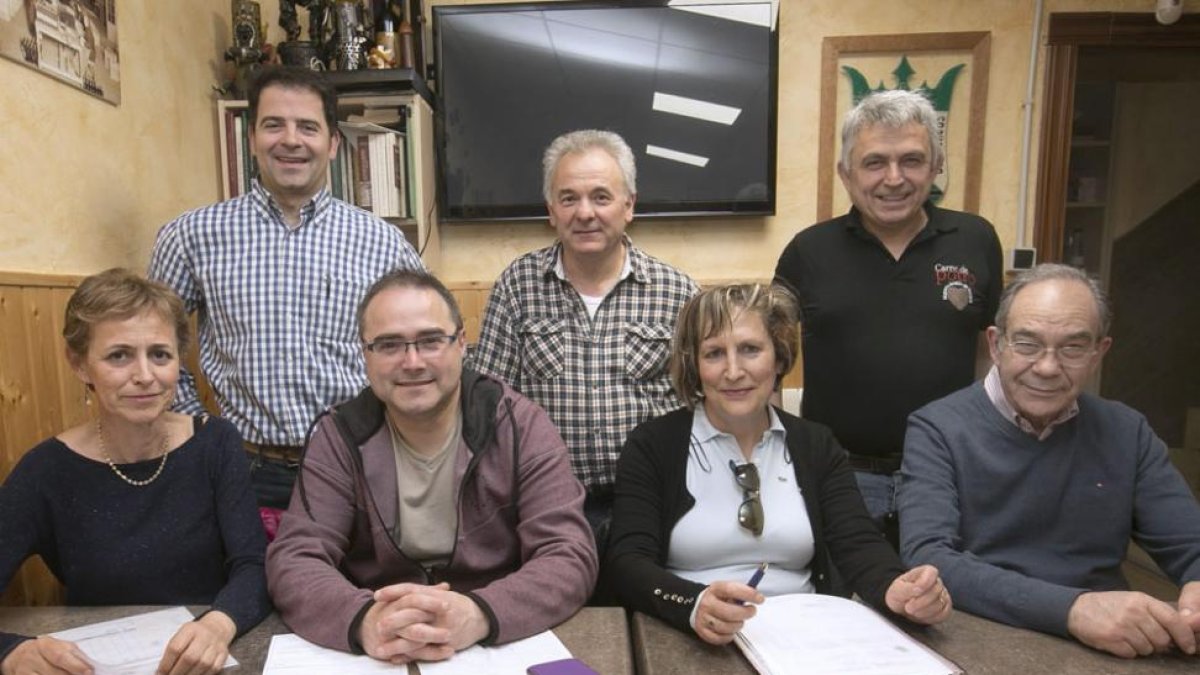 Eduardo Antón, Juan Medina y Javier Rodríguez. Abajo: Rosa Merino, Ángel González, Rosa del Val y Marcelino Vicario.-RAÚL G. OCHOA