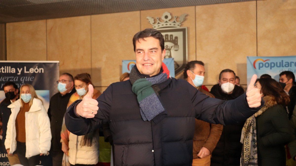 El candidato número 1 por Burgos, Ángel Ibáñez, en el arranque de la campaña electoral. ECB