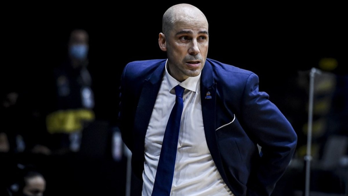 Gesto de concentración de Joan Peñarroya durante la final. FIBA