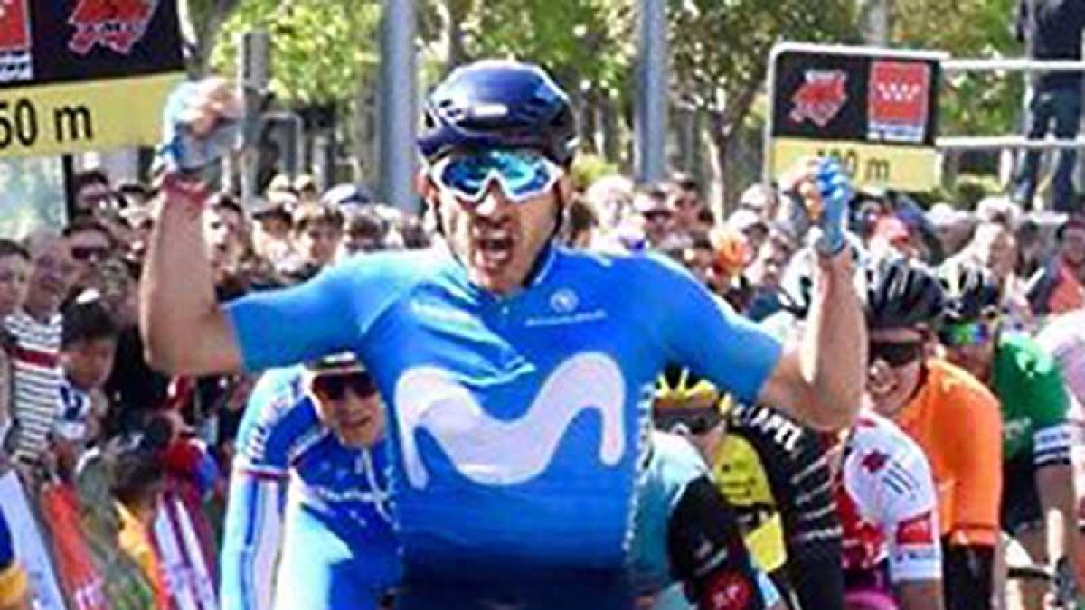 Carlos Barbero entra victorioso en la meta de La Castellana.-