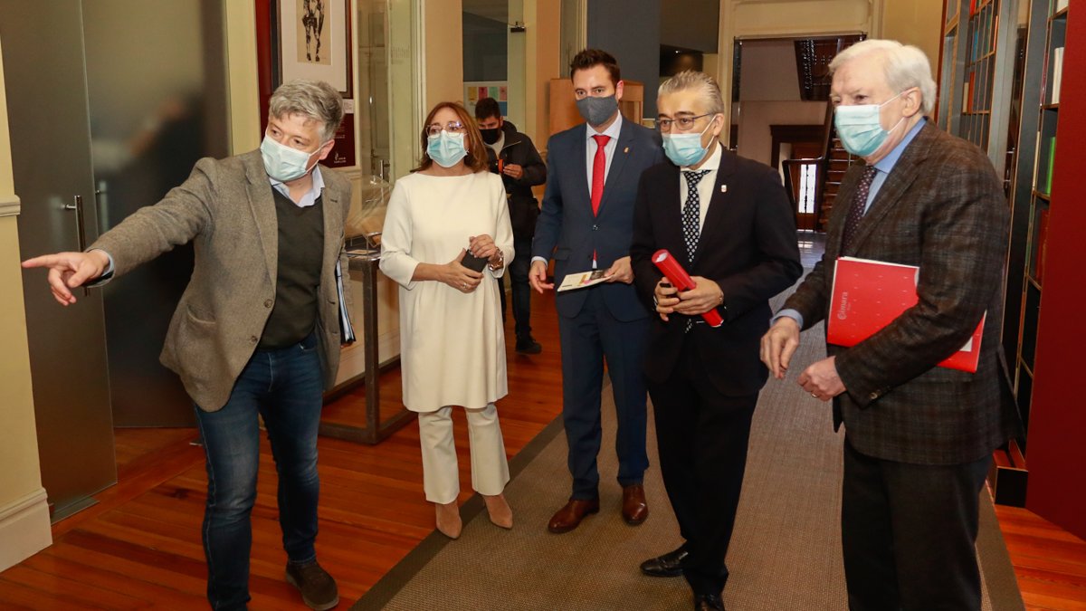 De izquierda a derecha: Santonja, Contreras, De la Rosa, Saiz y Méndez Pozo antes de la presentación.