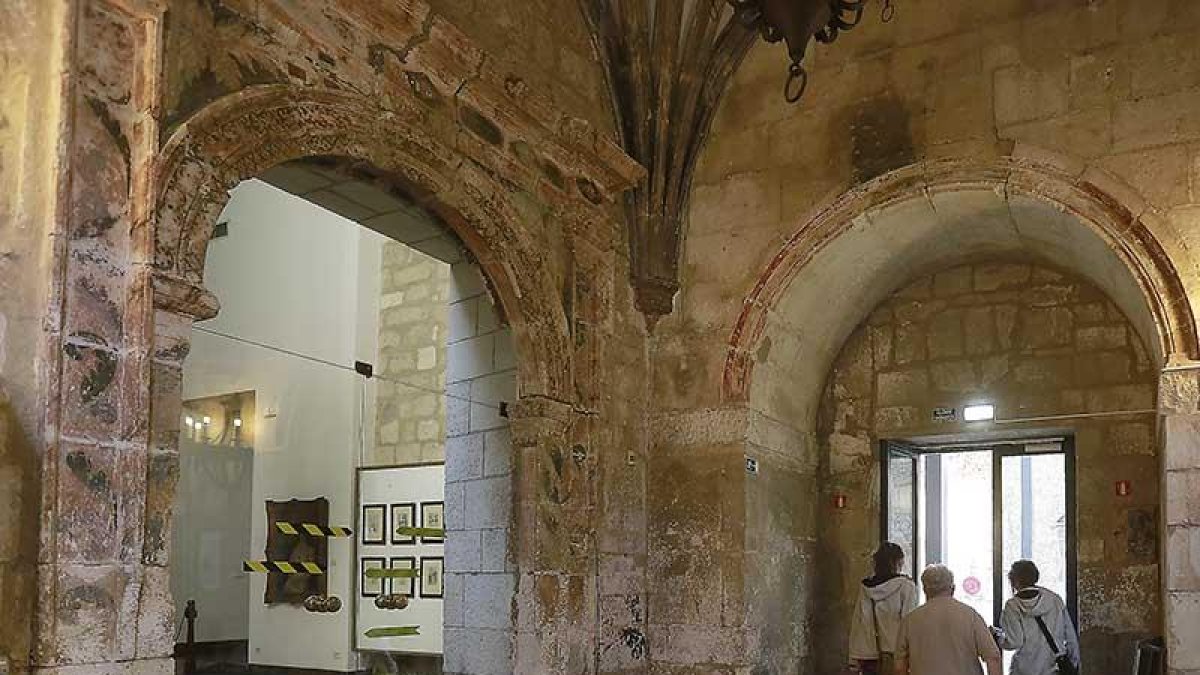 El claustro del Monasterio de San Juan es uno de los lugares menos accesibles de la ciudad.-RAÚL G. OCHOA