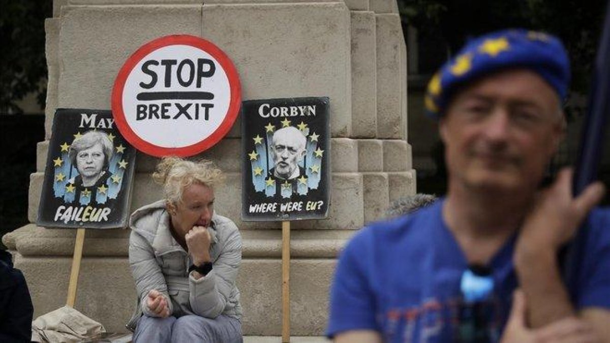 Protesta anti-brexit frente al Parlamento de Londres el pasado miércoles.-MATT DUNHAM