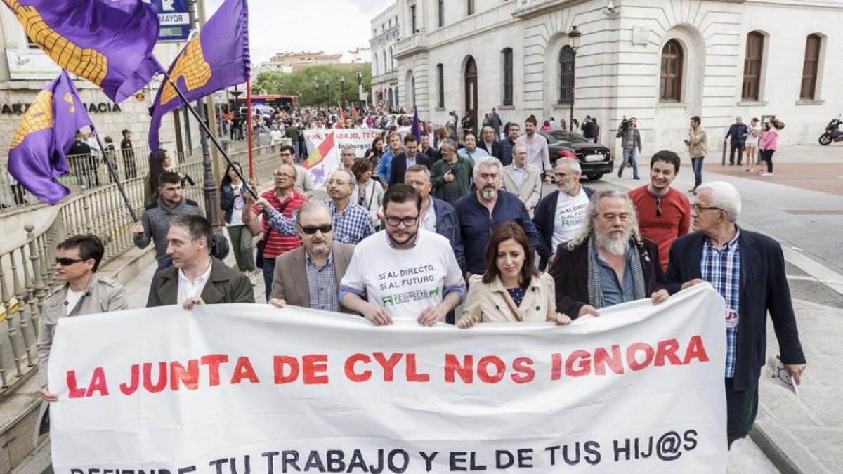 Los manifestantes reclaman trabajo y dignidad para la provincia de Burgos.-SANTI OTERO