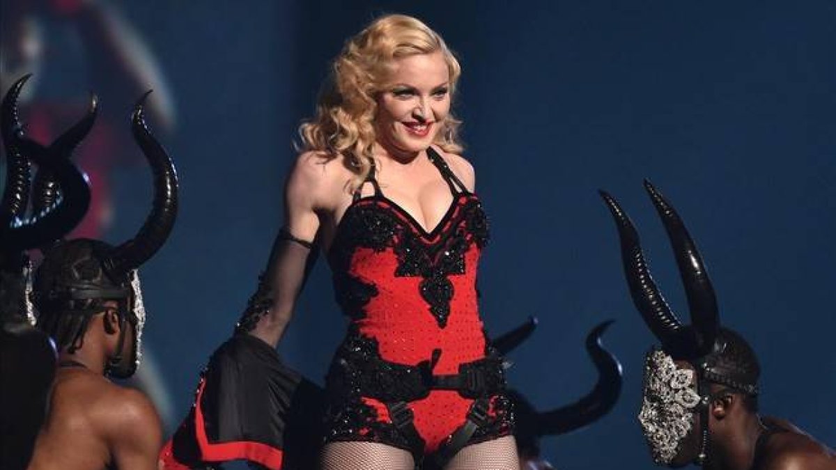 Madonna en los premios Grammy, una de sus primeras apariciones tras lanzar su nuevo disco.-Foto: JOHN SHEARER/INVISION/AP