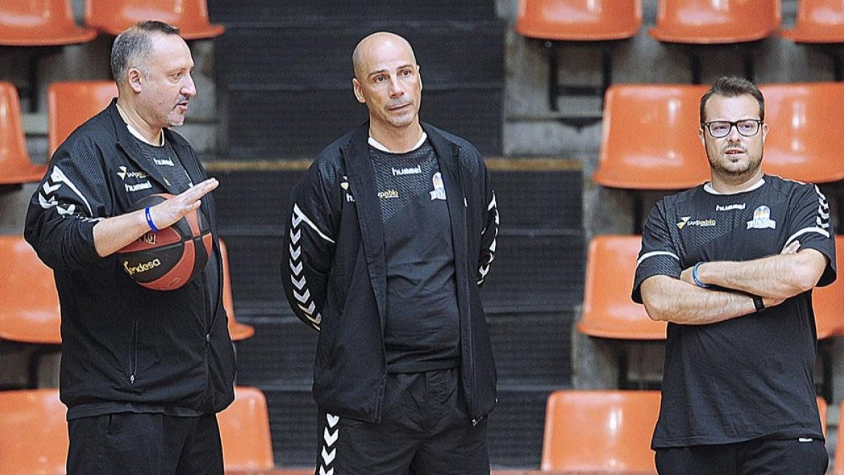 Alberto Codeso, en una imágen de archivo junto a Peñarroya y Fran Hernández. ECB