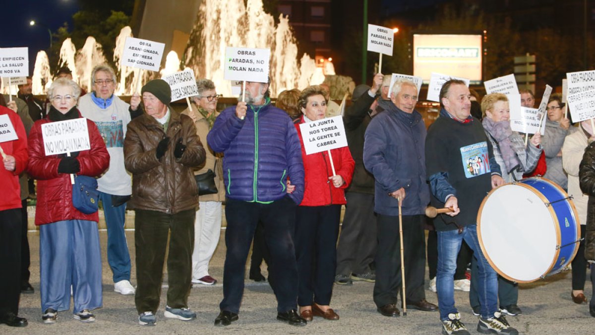 Imagen de una protesta de la plataforma vecinal. ISRAEL L. MURILLO