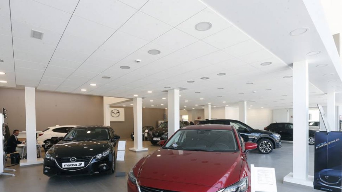 Modelos expuestos de la marca Mazda, incorporada en 2013.-RAÚL G. OCHOA