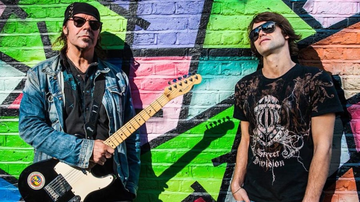 Javier Vargas y John Byron Jagger inauguran mañana el nuevo calendario de conciertos de La Rúa a partir de las 21 horas. JOHN BULL