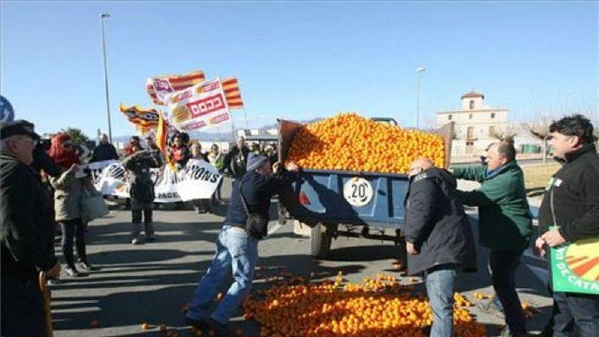 Protesta de agricultores.-ARCHIVO / EFE / JAUME SELLART (EFE)