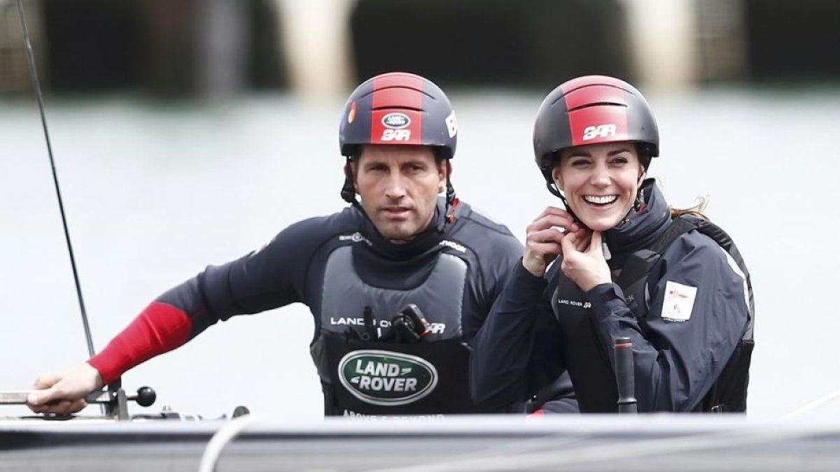 Catalina Middleton, a bordo del catamarán de la Copa América 'Land Rover BAR'.-REUTERS / PETER NICHOLLS