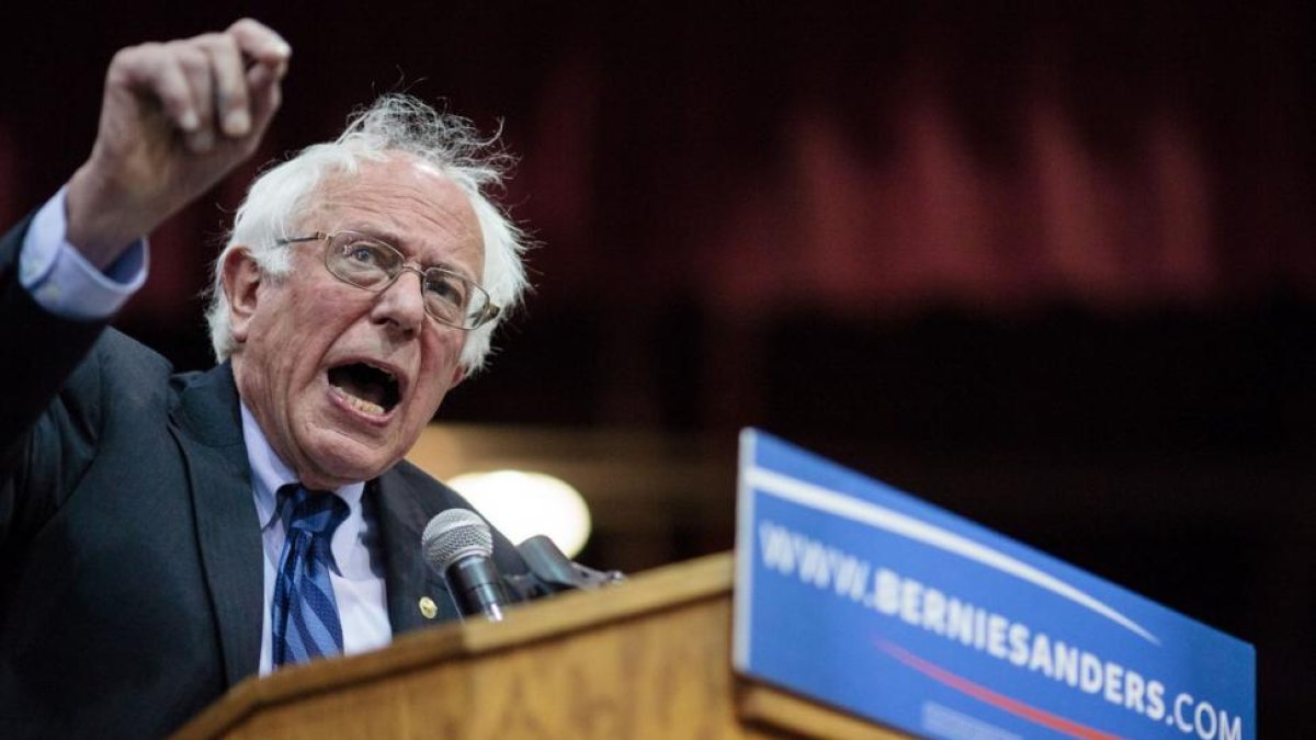 El candidato demócrata, Bernie Sanders, en un acto de campaña en Salem, Oregon.-ROB KERR / AFP