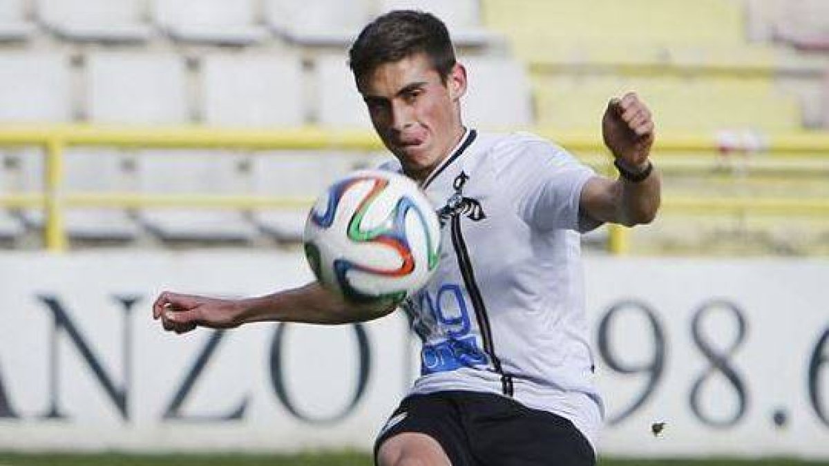 Sergio esteban durante un encuentro de la pasada temporada.-SANTI OTERO