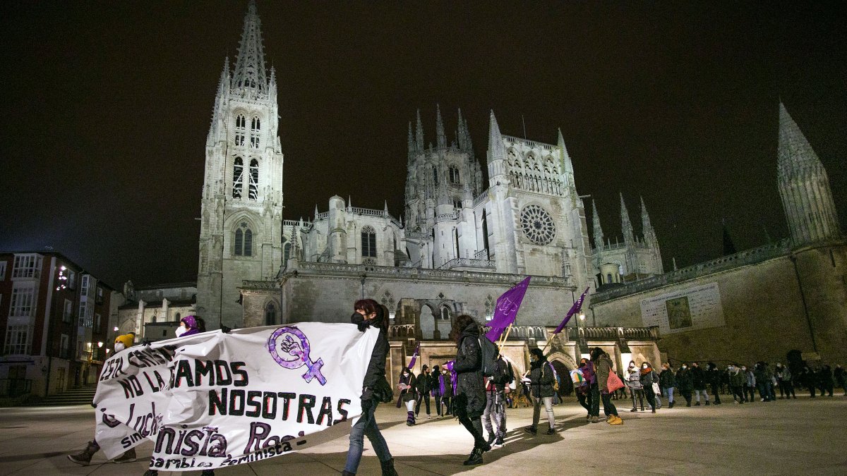 Imagen de la movilización del 8 M hoy en Burgos. TOMÁS ALONSO.