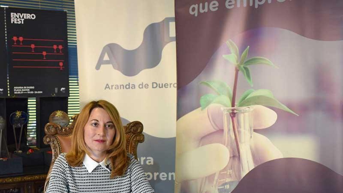 La concejala, Celia Bombín, ayer durante la presentación.-L. V.