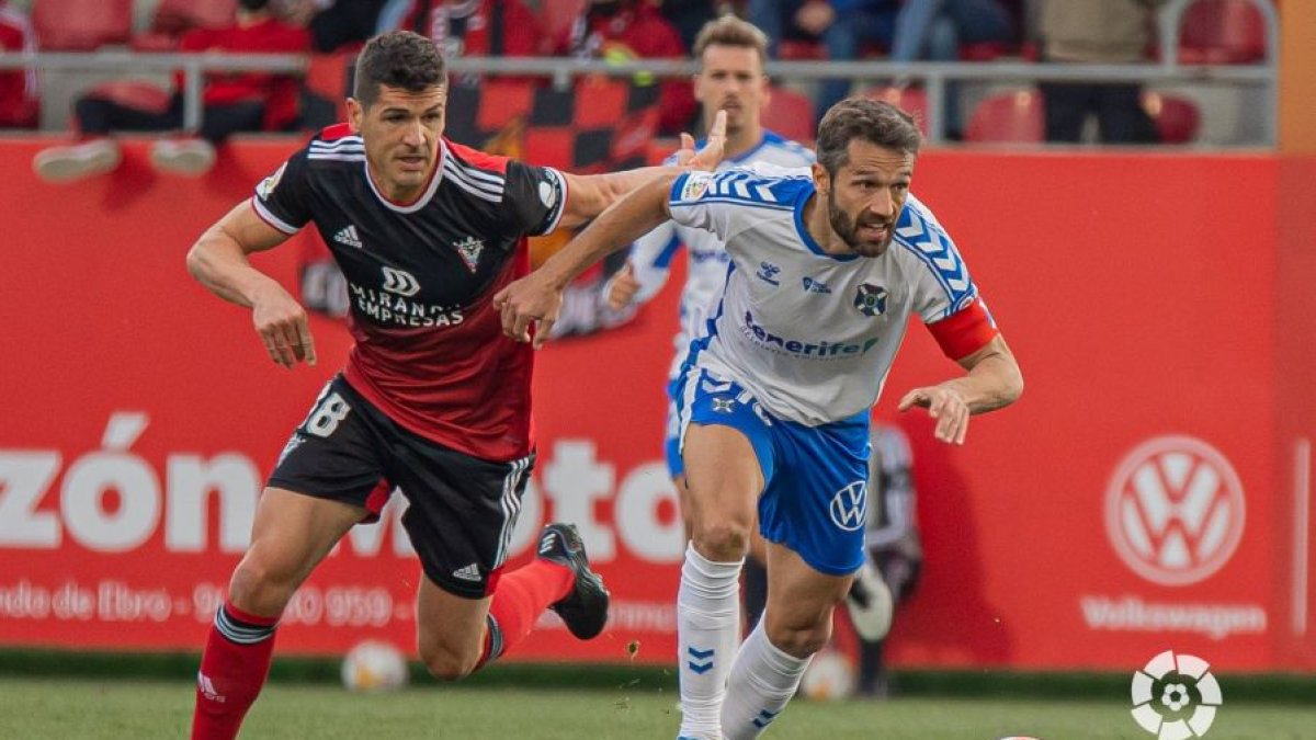 Garrido persigue a un rival. LALIGA