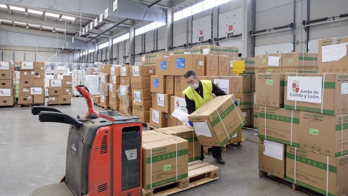 Material de protección llegado a Castilla y León desde China.