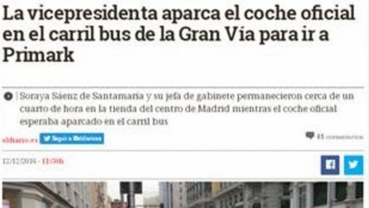 Captura del momento en que el coche oficial de la vicepresidenta estaciona en el carril bus de la Gran Vía de Madrid.-ELDIARIO.ES