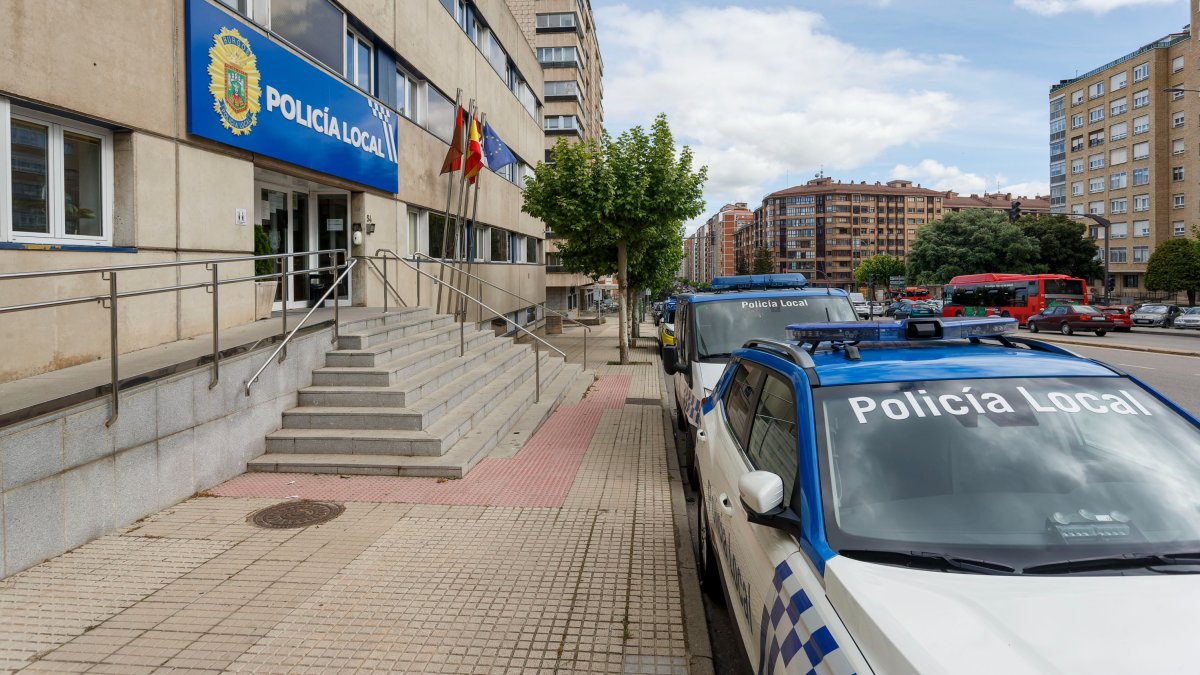 La Policía Local de Burgos detiene a un individuo que acabó atrincherándose en el Castillo. SANTI OTERO