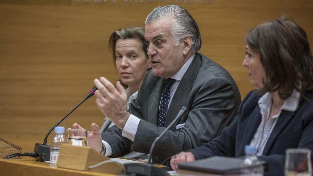 Luis Bárcenas comparece ante la comisión de investigación de las Corts valencianas.-MIGUEL LORENZO
