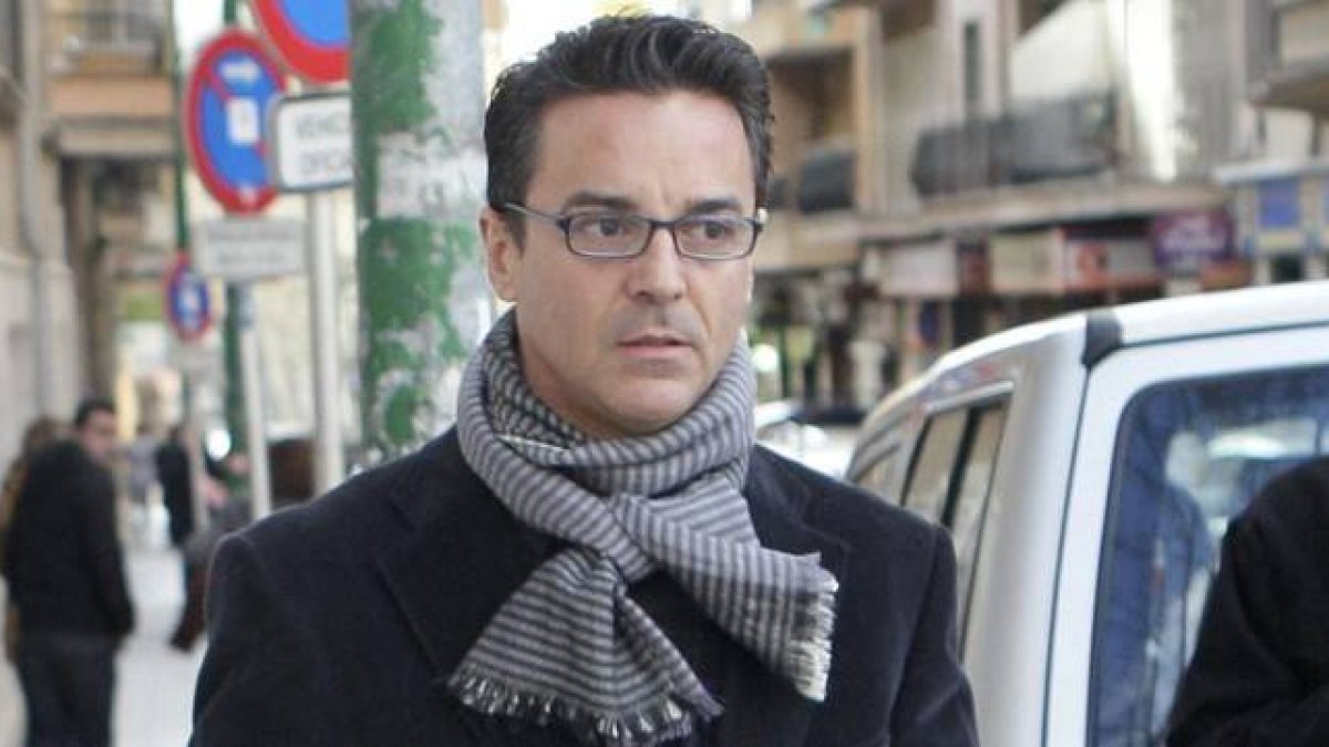 El exconcejal del Ayuntamiento de Palma Javier Rodrigo de Santos, este martes, a su llegada a los juzgados para declarar.-Foto: EFE/ MONTSERRAT T. DIEZ