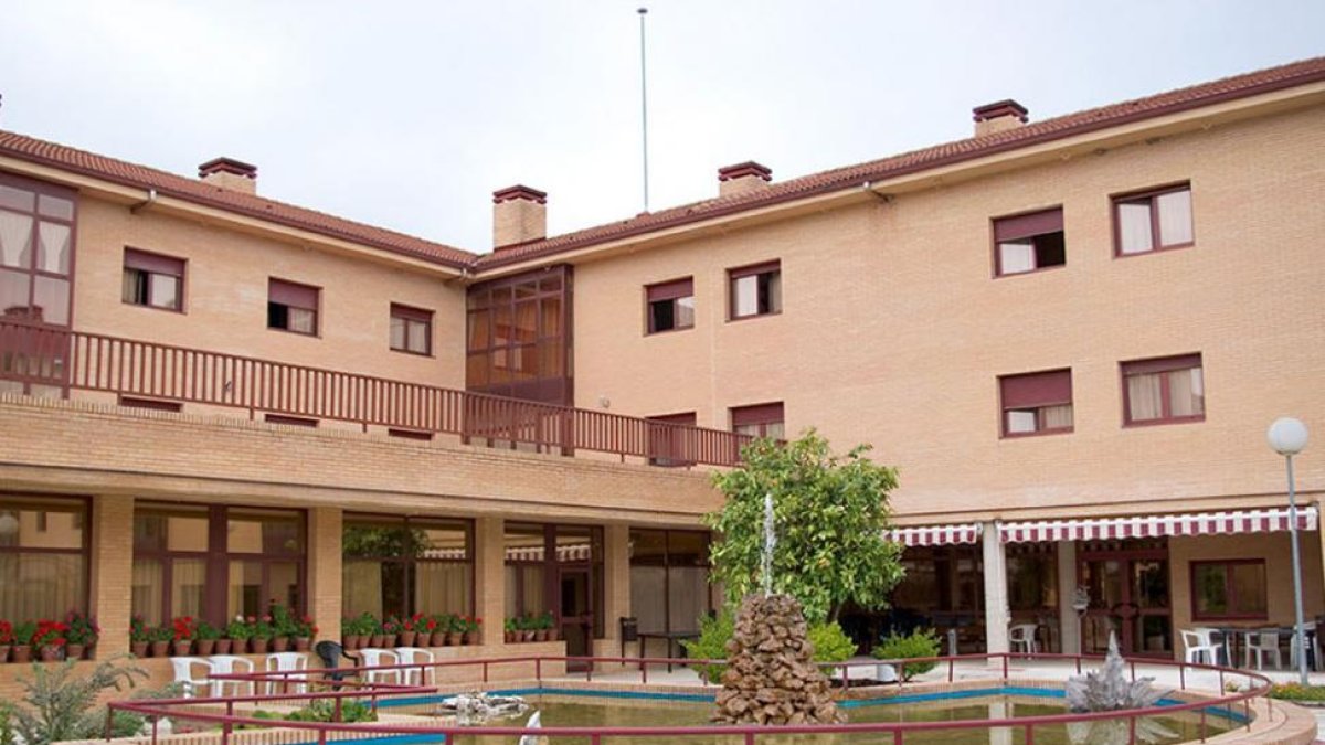 La residencia de mayores del Valle de Tobalina alberga a menos de 60 usuarios.-ECB
