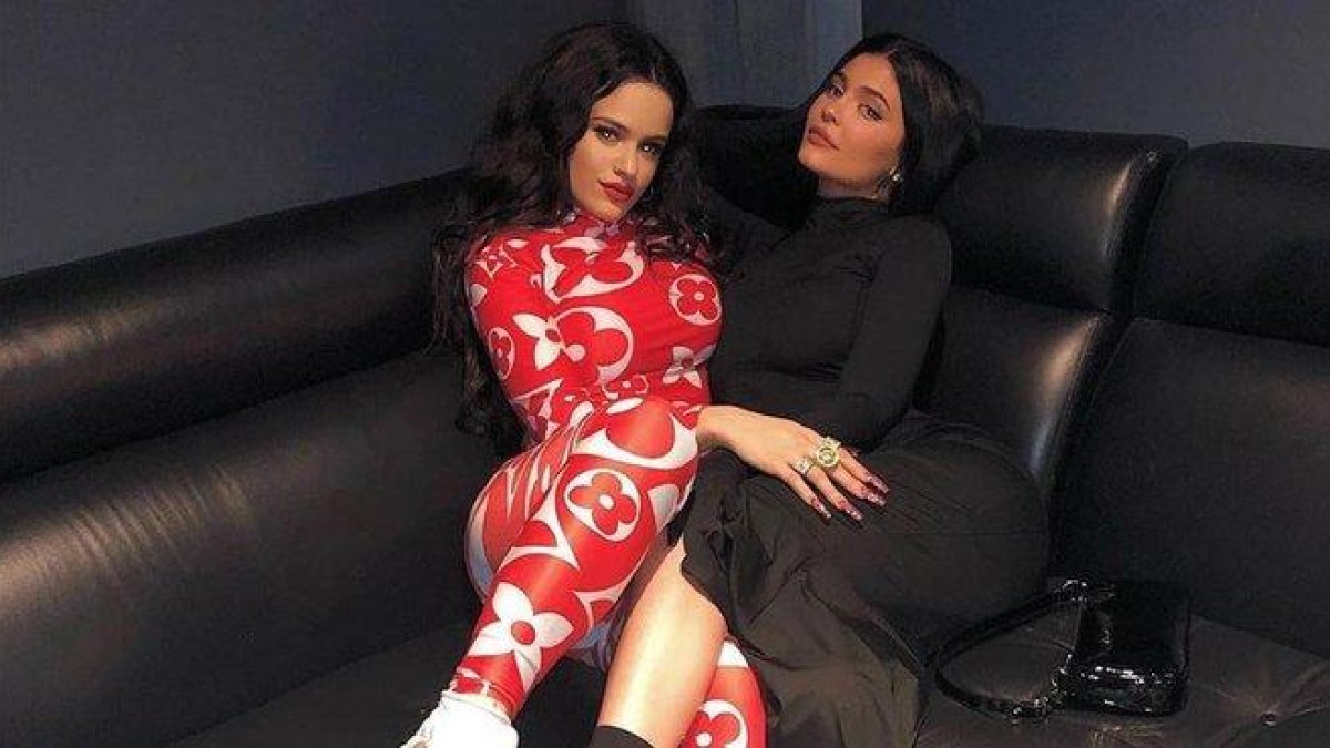 Rosalía y Kylie Jenner incendian las redes con una nueva foto juntas.-INSTAGRAM