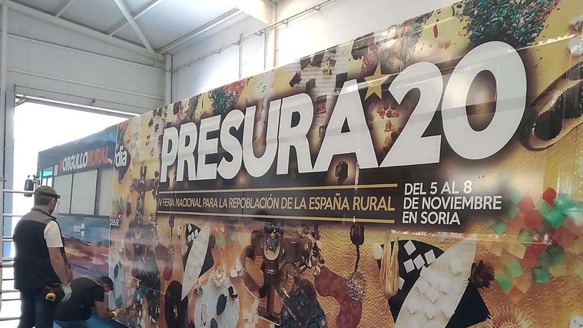 El autobús de Presura se encuentra ya en pleno repintado en Burgos. ECB