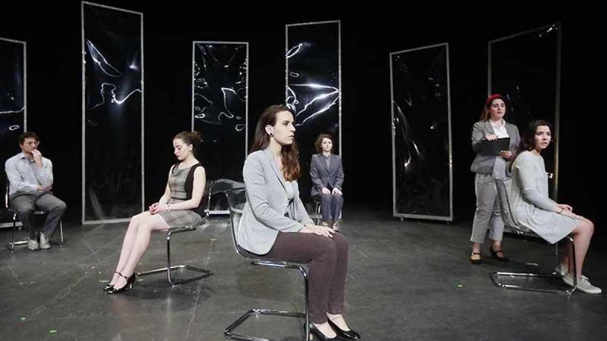 A final de año lectivo los actores de los diferentes cursos realizan una muestra en el Teatro Clunia.-RAÚL OCHOA