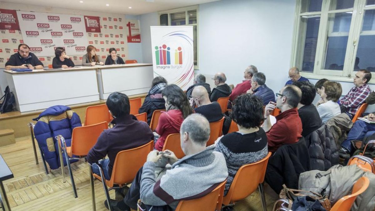 Un momento de la asamblea de Imagina Burgos, ayer, a la que asistieron alrededor de 90 personas.-SANTI OTERO