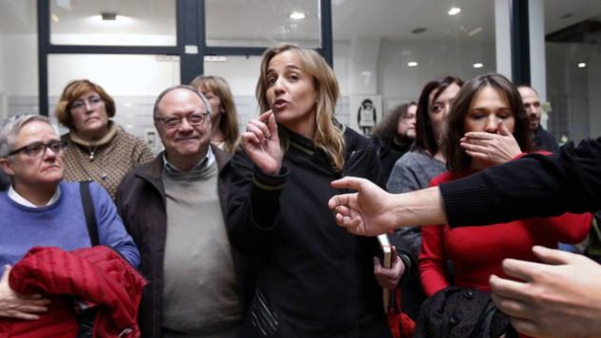 Tania Sánchez llega a la rueda de prensa para explicar su salida de IU en Madrid, este jueves.-Foto: JUAN MANUEL PRATS