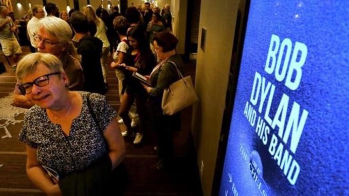 Asistentes al concierto de Bob Dylan en las Vegas, el primero tras recibir el Nobel.-PAUL BUCK / EFE