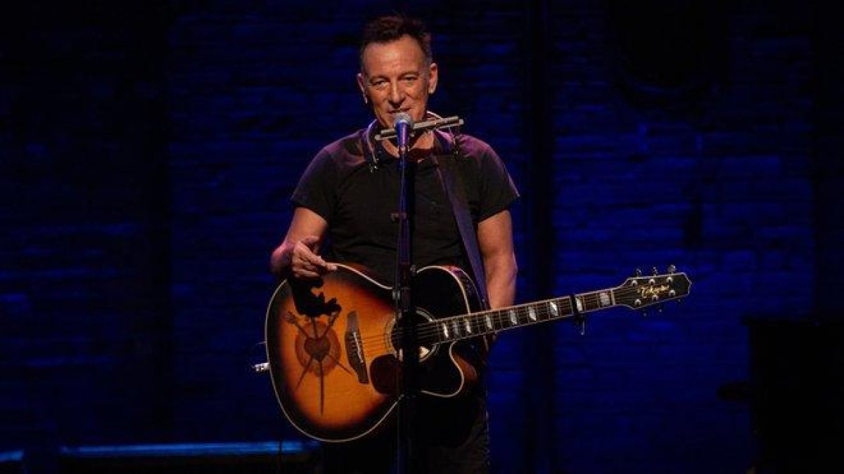 Bruce Springsteen, en uno de sus conciertos acústicos en Broadway.-NETFLIX